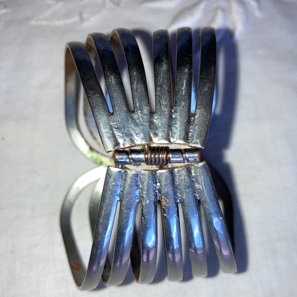 Silvertone Bohemian spring-closure bracelet, outside looks perfect $11 - Picture 2 of 8